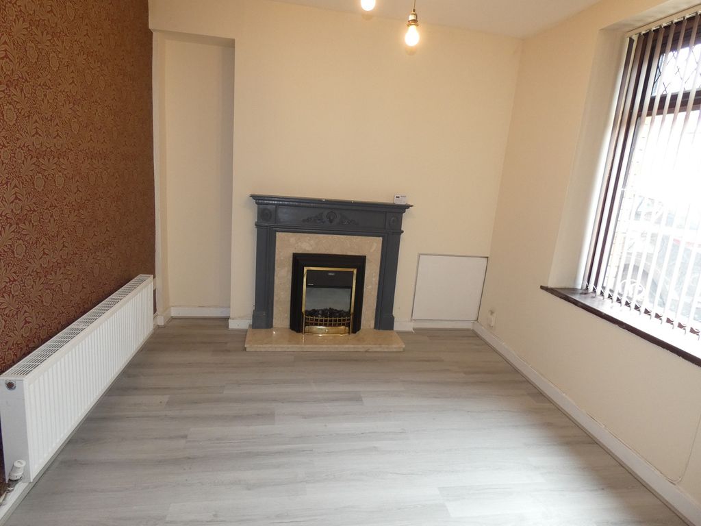 Property photo 2 of 9 Front Lounge