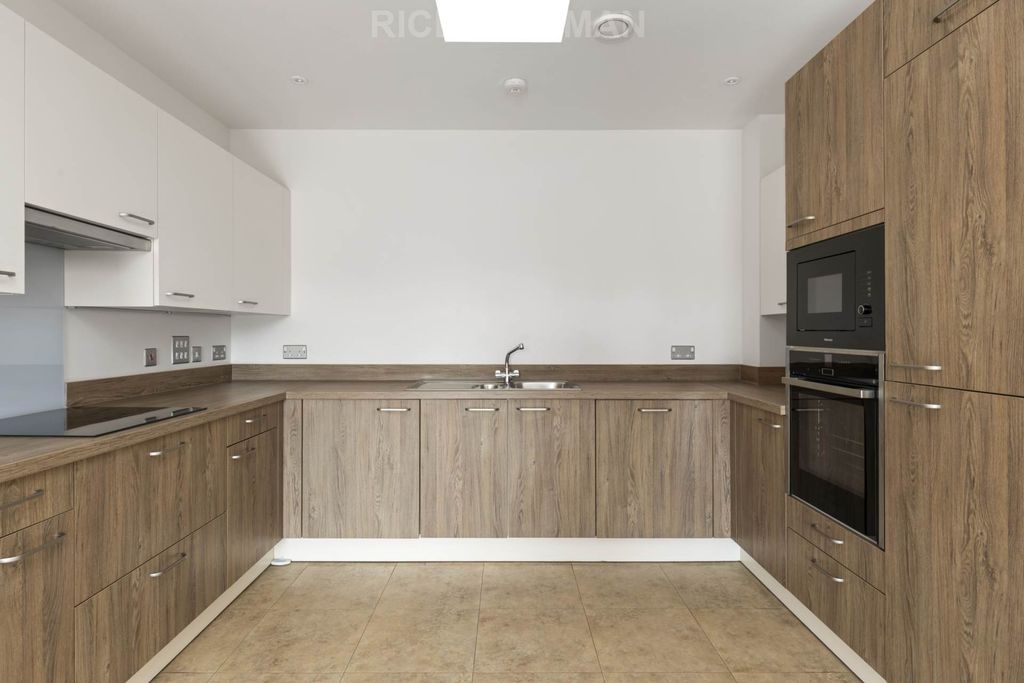 Additional image 4 of 1 bed flat for saleKeble Court, Fleet GU52