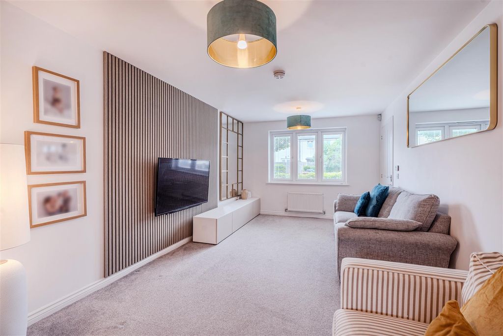 Property photo 2 of 33 8Stationview-6.Jpg
