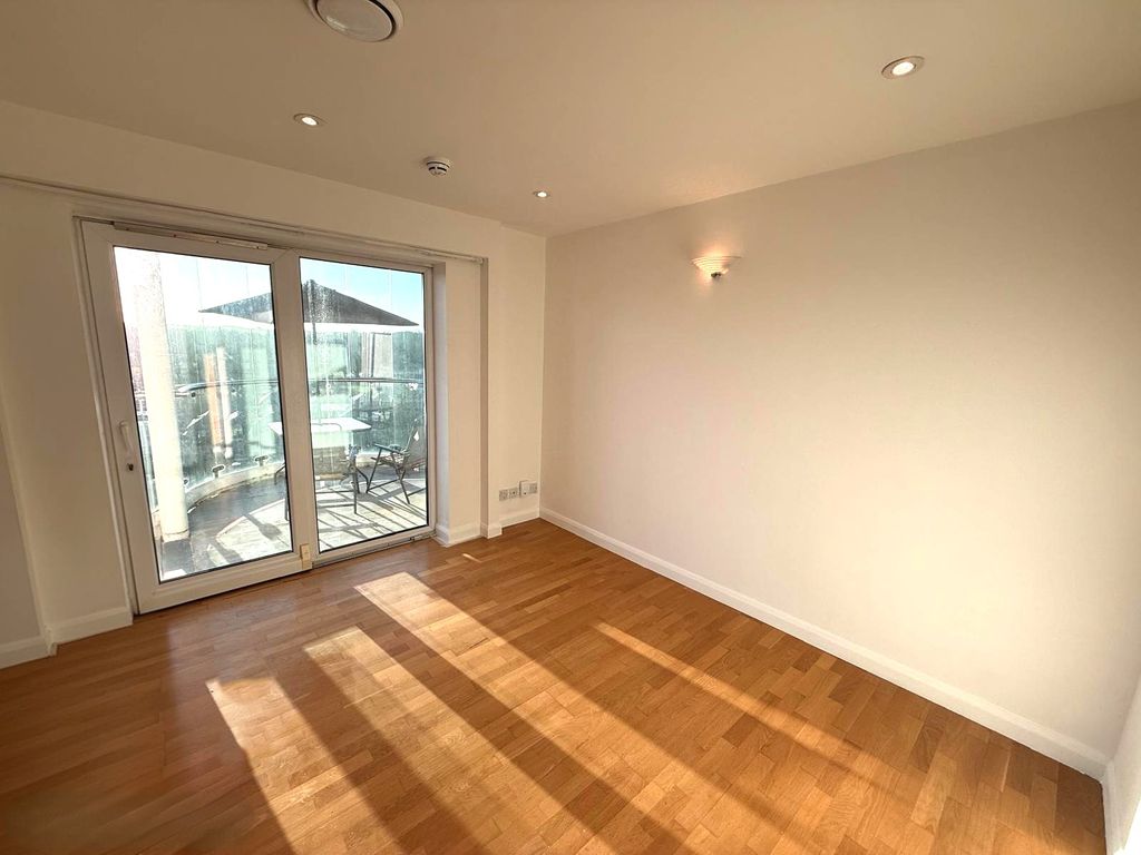 Property photo 3 of 8 Image