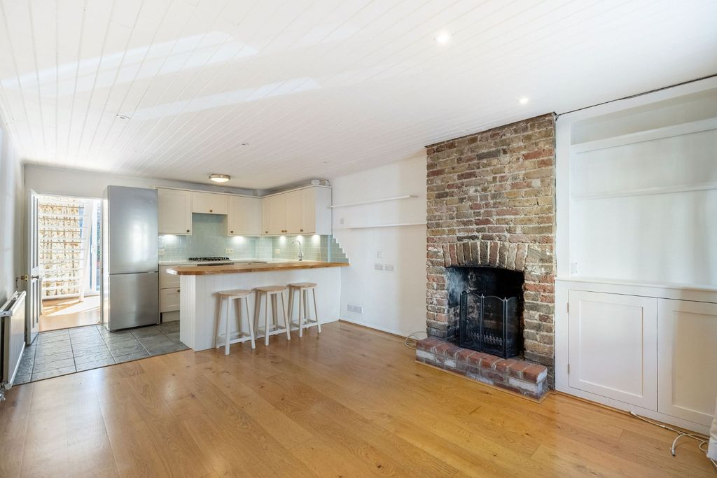 Property photo 3 of 11 4477622