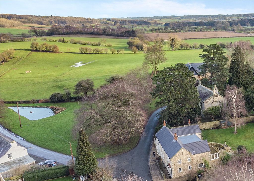 Property photo 3 of 24 Picture 3