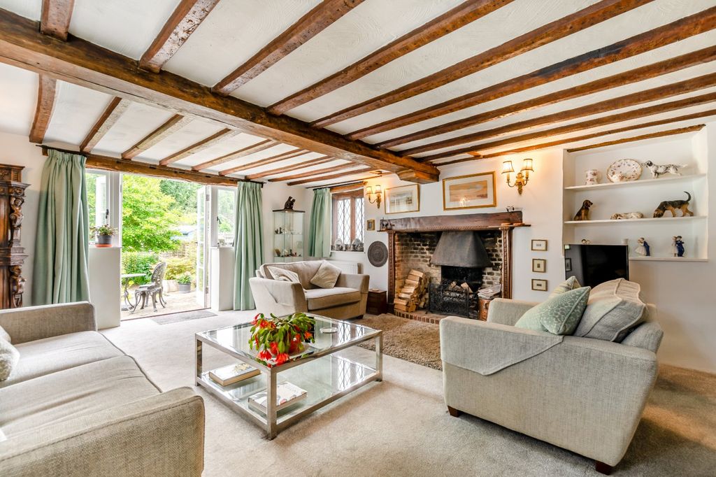Property photo 3 of 19 Sitting Room
