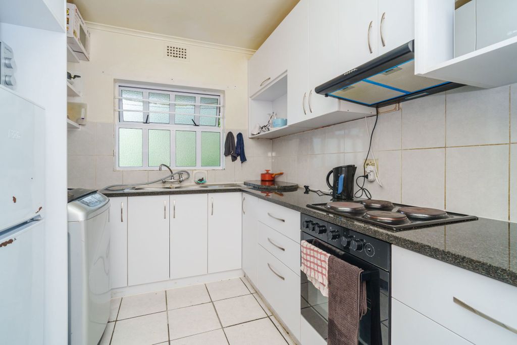 Property photo 2 of 14 Kw1737728