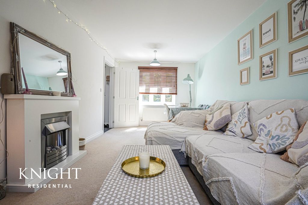 Property photo 2 of 23