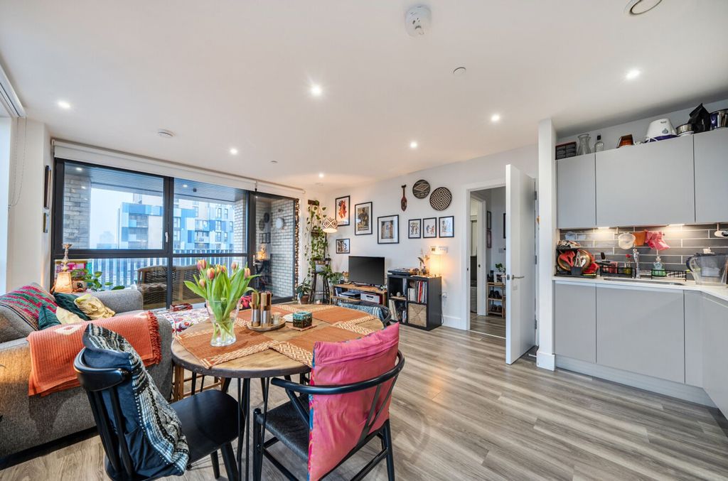 Property photo 2 of 18