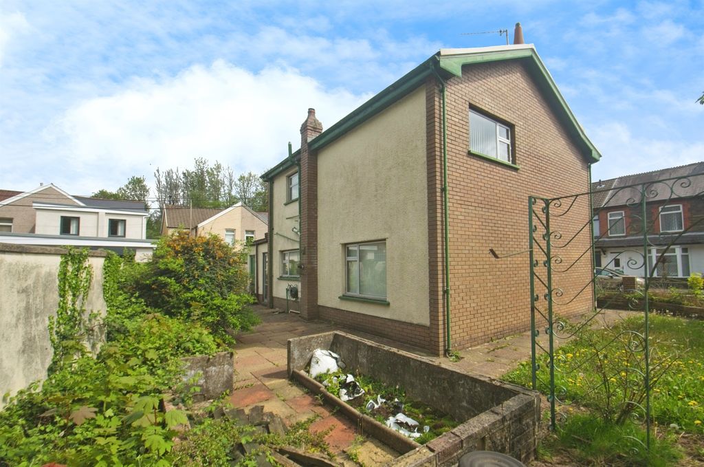 Property photo 2 of 18