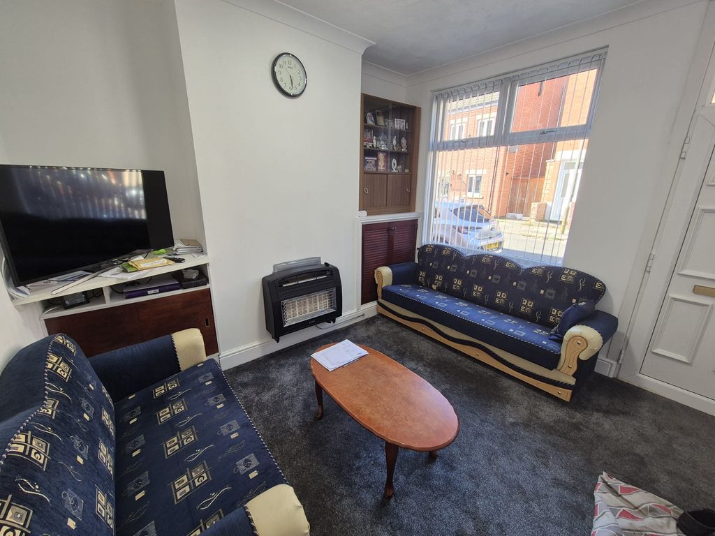 Property photo 2 of 11 Lounge