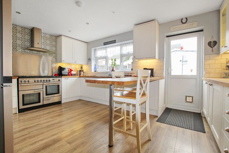 Property photo 2 of 15 Photo 9