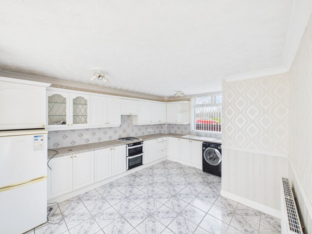 Property photo 3 of 16 4790365