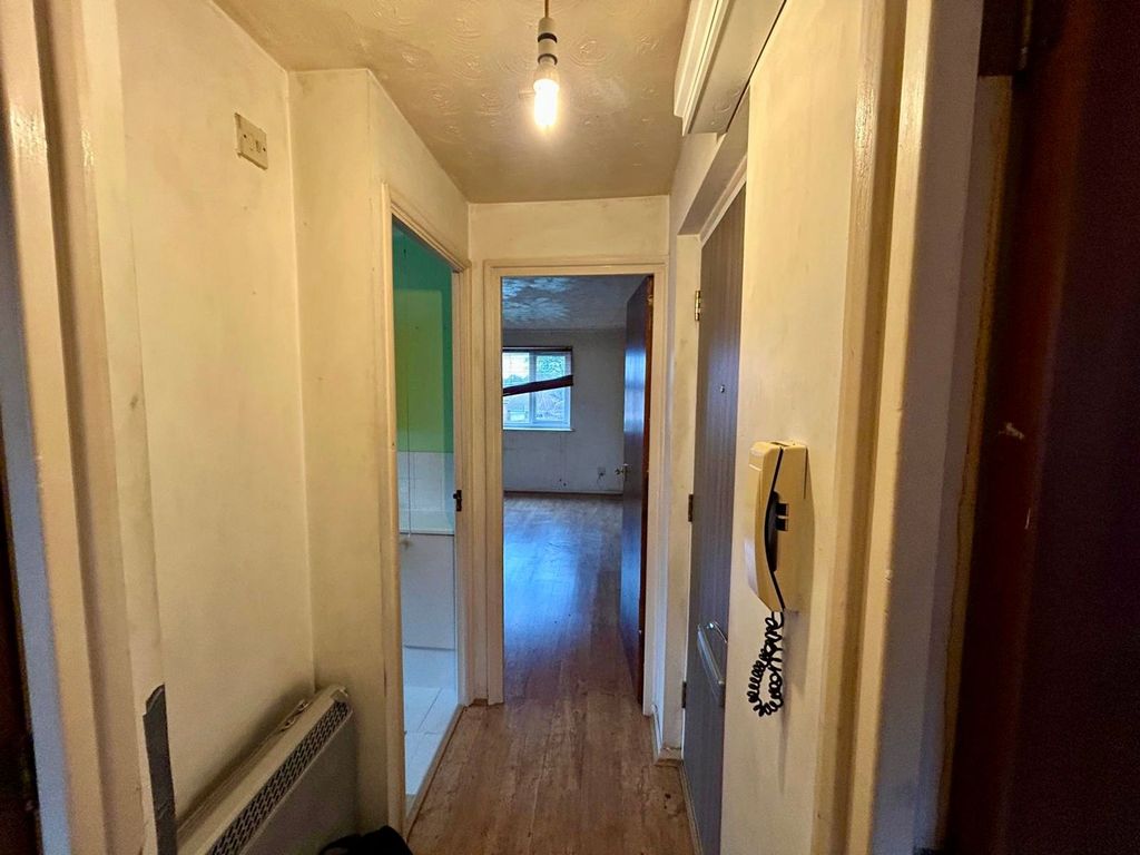 Additional image 6 of 1 bed flat for saleBurdetts Road, Dagenham RM9