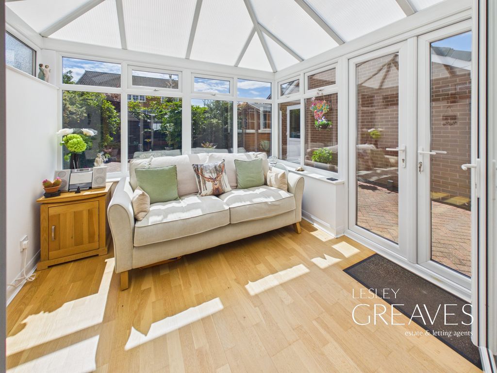 Property photo 3 of 21 Conservatory