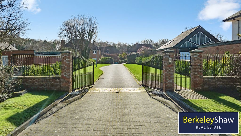 Property photo 3 of 44 Pbox-Img.Jpg