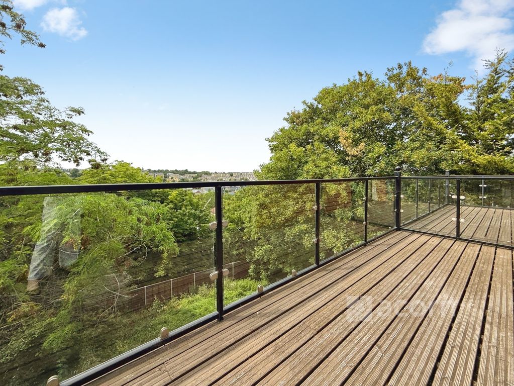 Property photo 3 of 9 53Af5939-4-4F46-9...