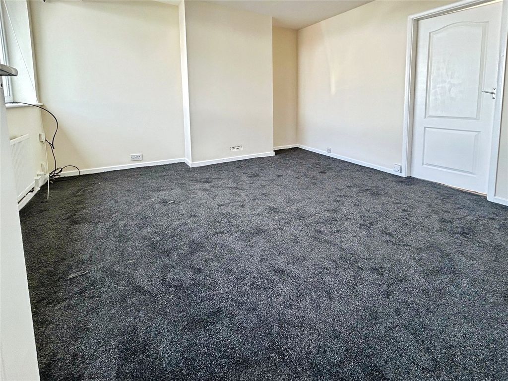 Property photo 2 of 7 Picture No. 11