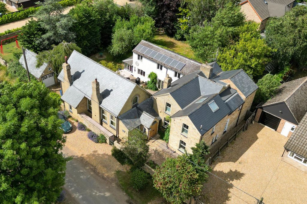 Property photo 1 of 39