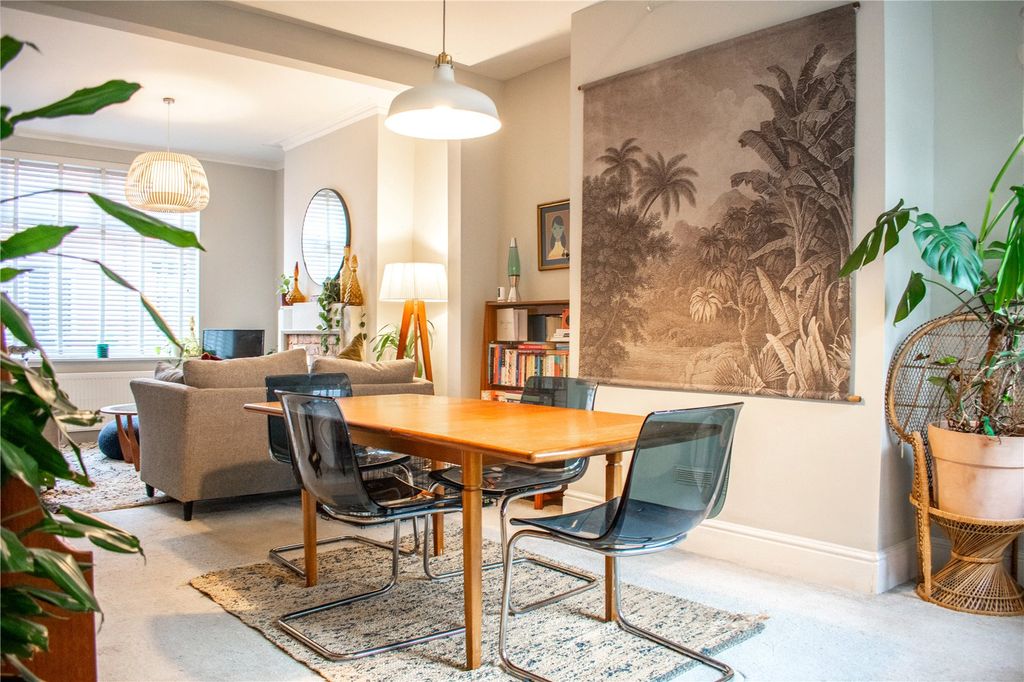 Property photo 2 of 16 Dining Area/Lounge