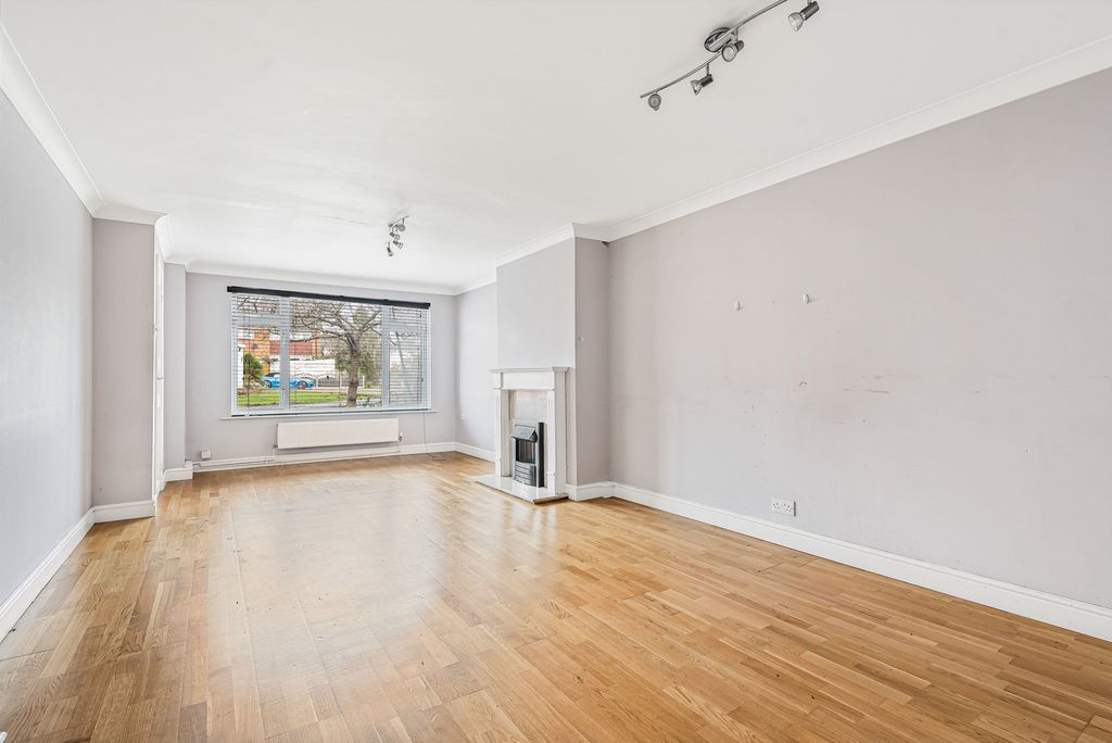 Property photo 2 of 18 Reception Room