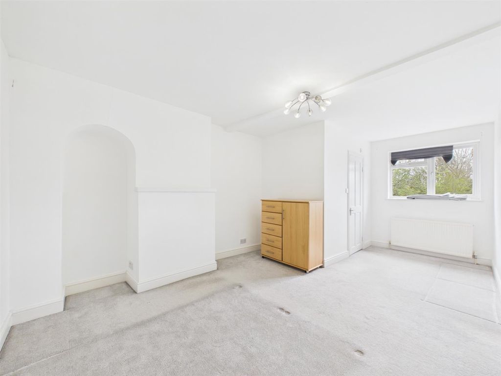 Additional image 13 of 4 bed semi-detached house for saleStar Lane, Coulsdon CR5