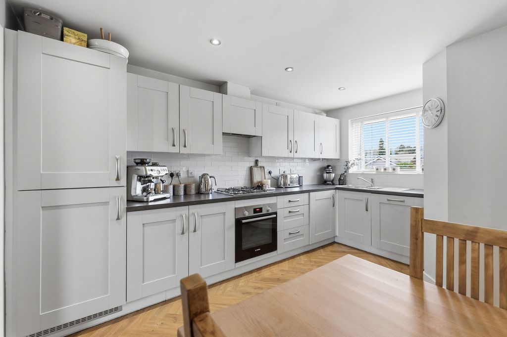 Property photo 3 of 29