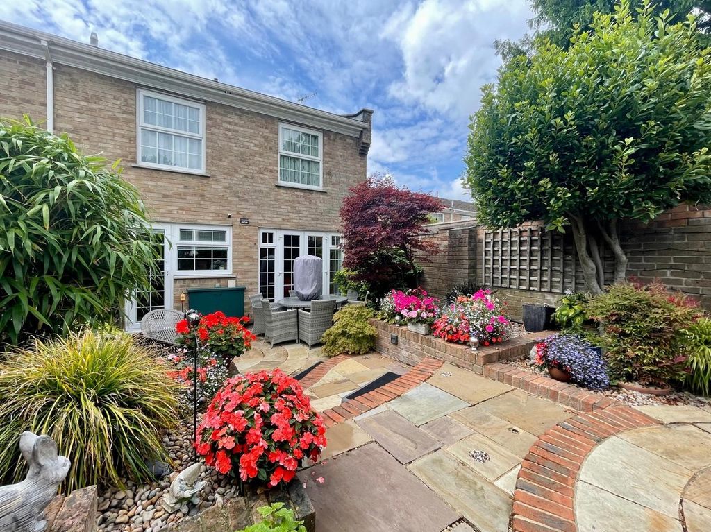 Property photo 1 of 28