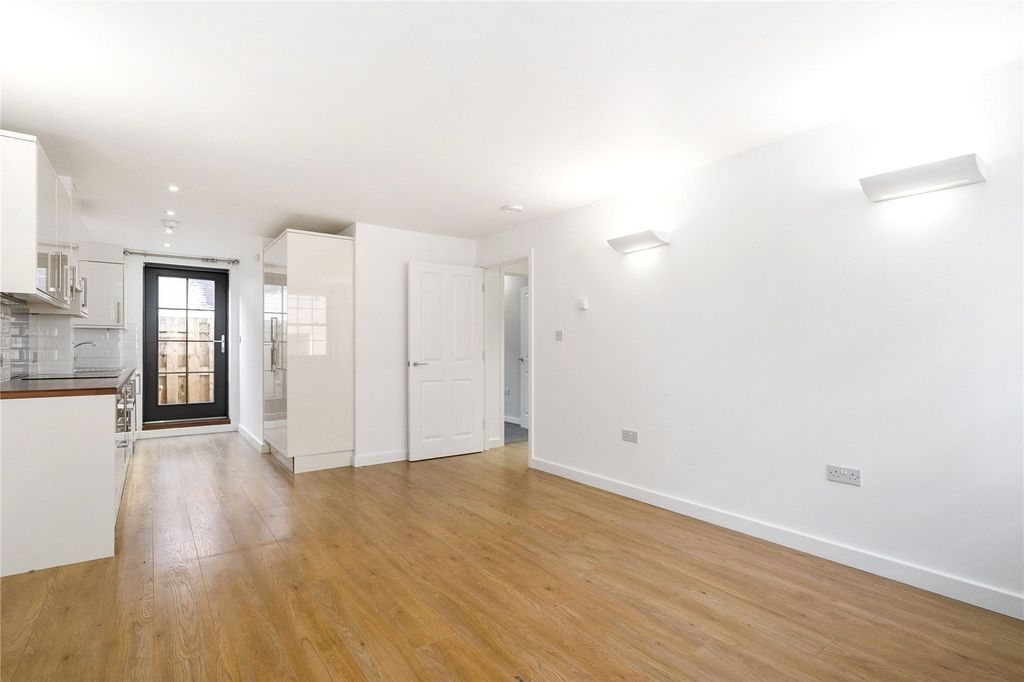 Property photo 2 of 8 Picture No. 06
