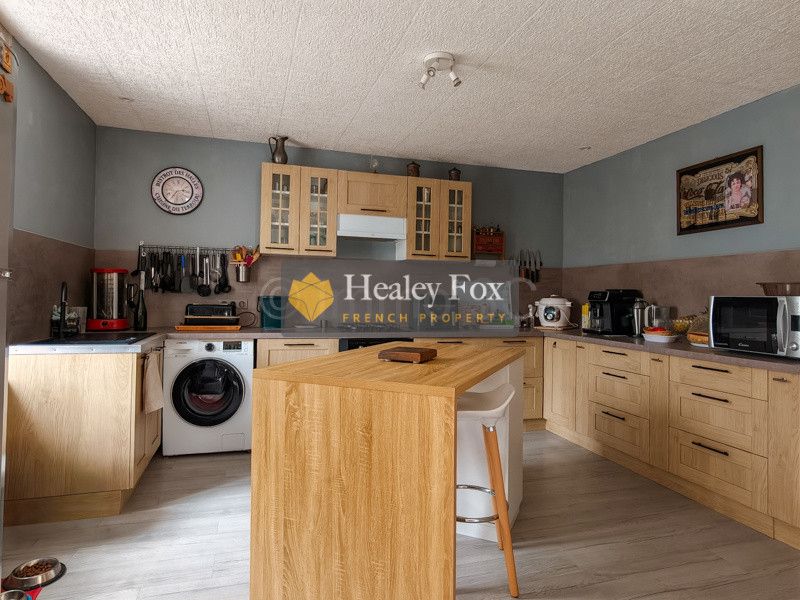 Property photo 3 of 32