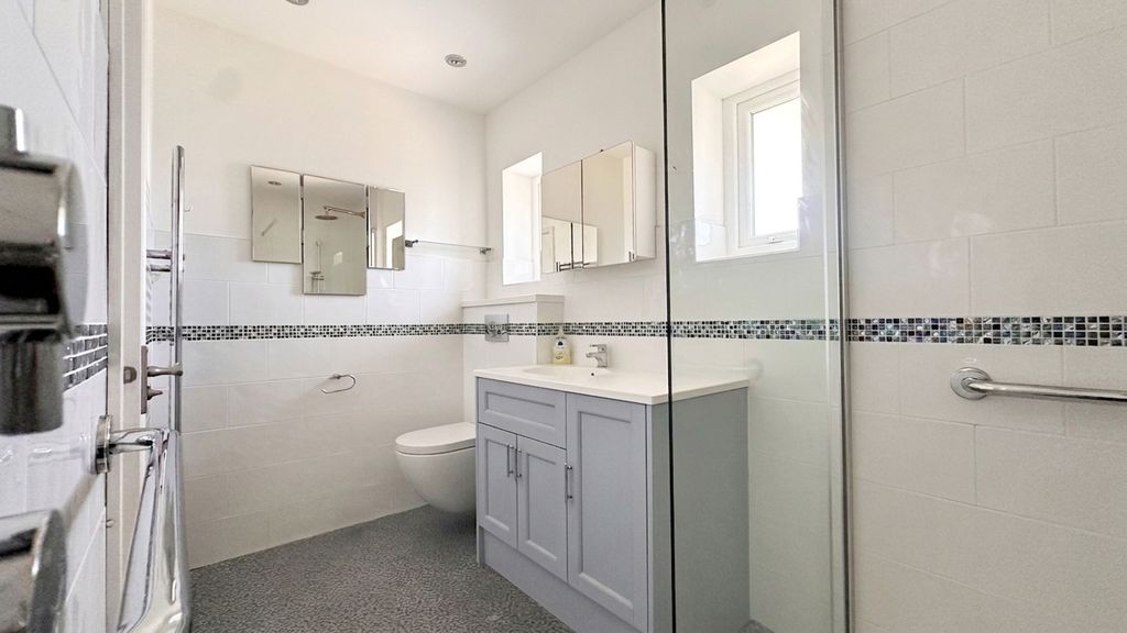 Property photo 3 of 21 Shower Room
