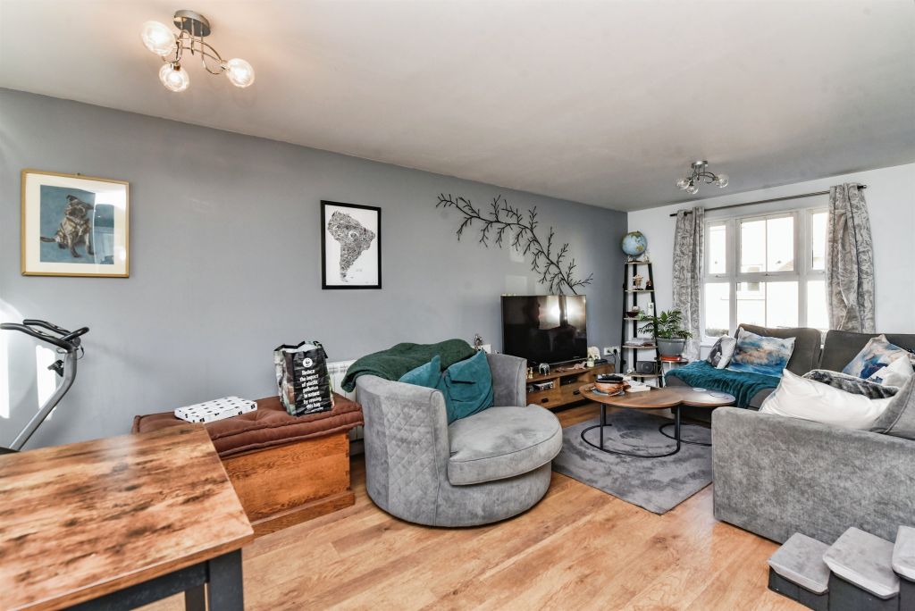 Property photo 2 of 17