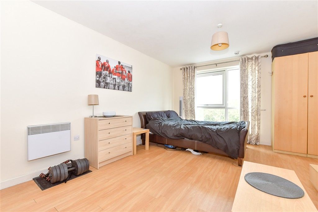 Property photo 3 of 6 Lounge/Kitchen/ Bedroom