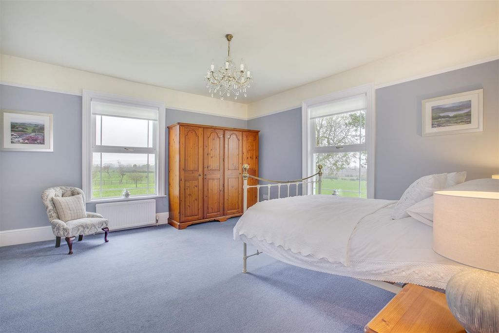 Additional image 26 of 6 bed detached house for saleThe Ride, Totternhoe, Bedfordshire LU6