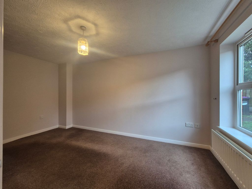 Property photo 2 of 8 Living Room