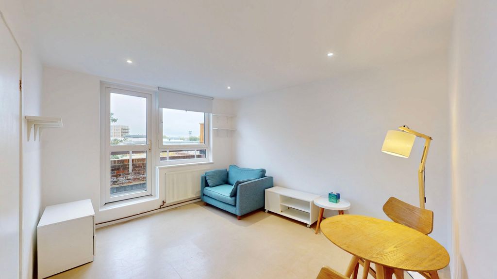 Property photo 2 of 16 Picture No. 03