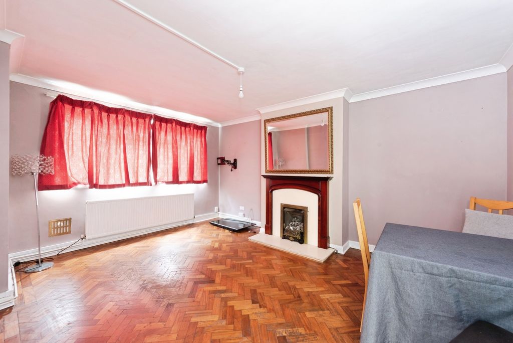 Property photo 2 of 8 Living/Dining Room