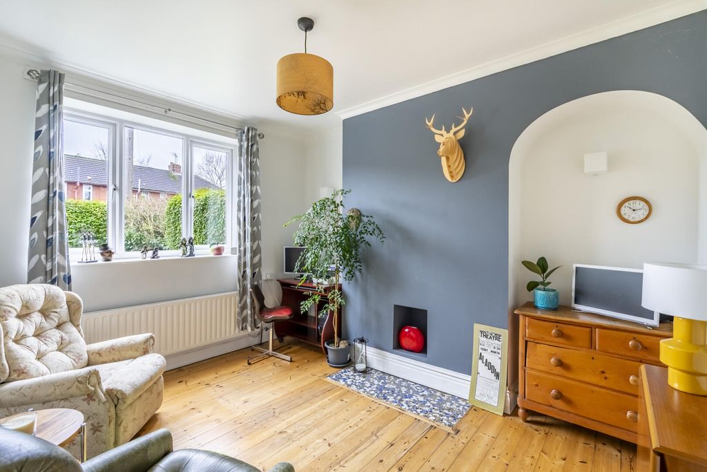 Property photo 2 of 19 Living Room