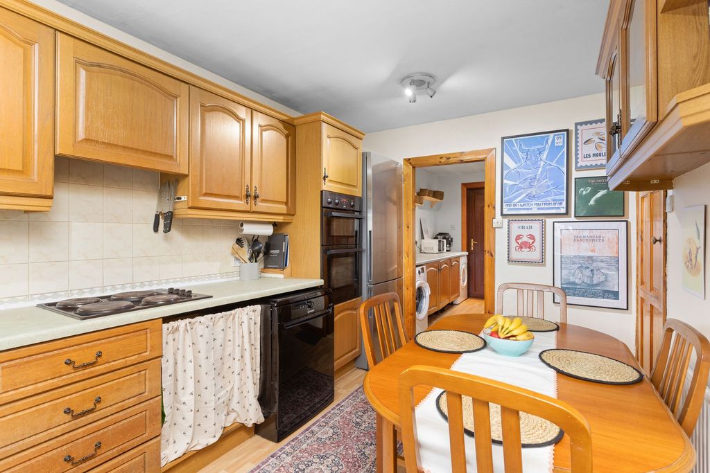 Property photo 3 of 22 Kitchen/ Dining Area