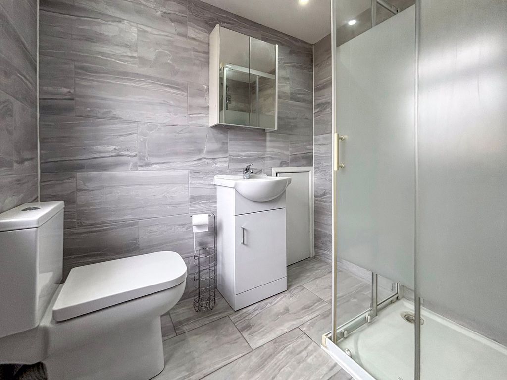 Property photo 2 of 6 Photo 4