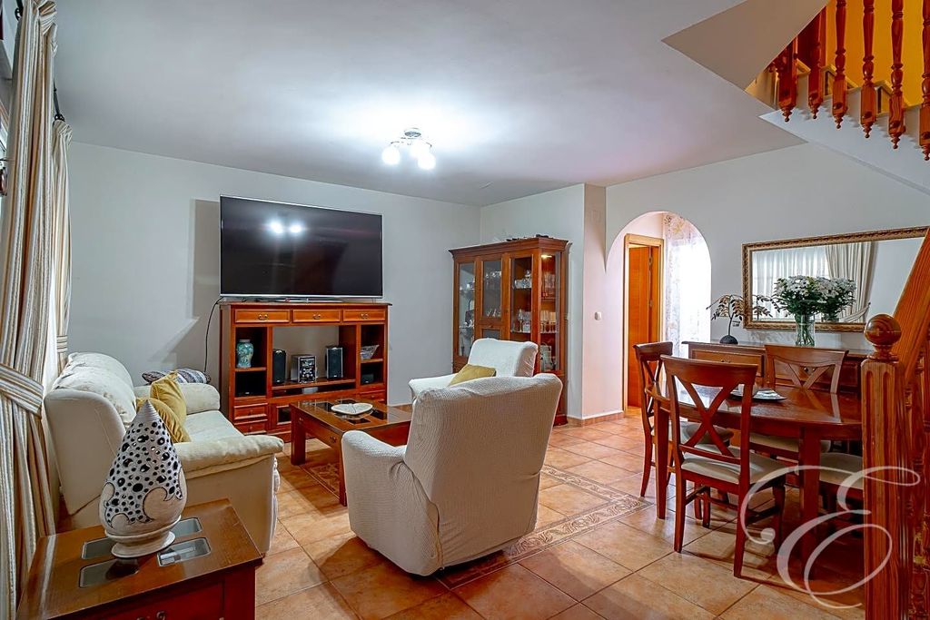 Property photo 3 of 34