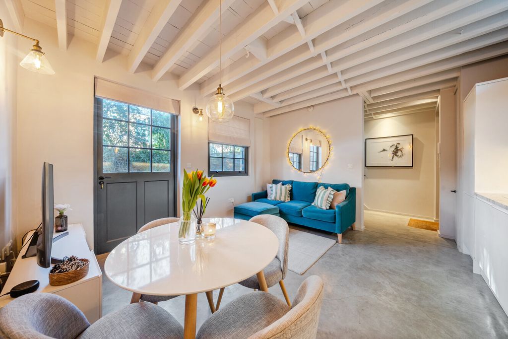 Property photo 1 of 14 1397530-6-696782d...