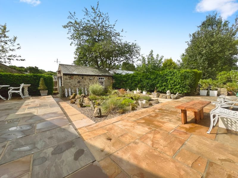 Property photo 2 of 35 Photo 25