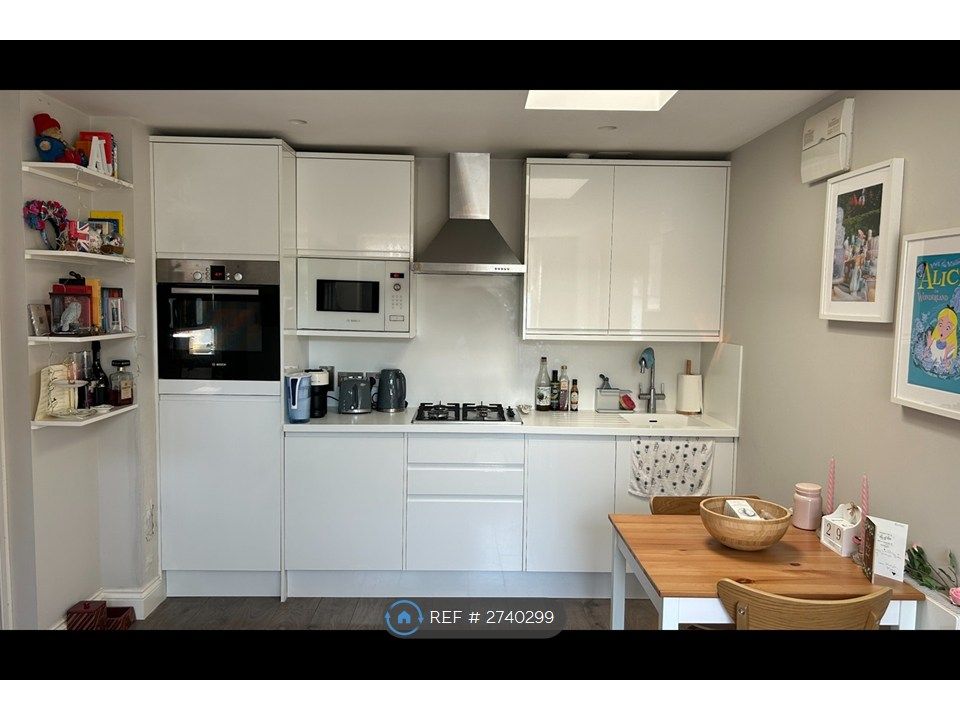 Property photo 1 of 9 Kitchen