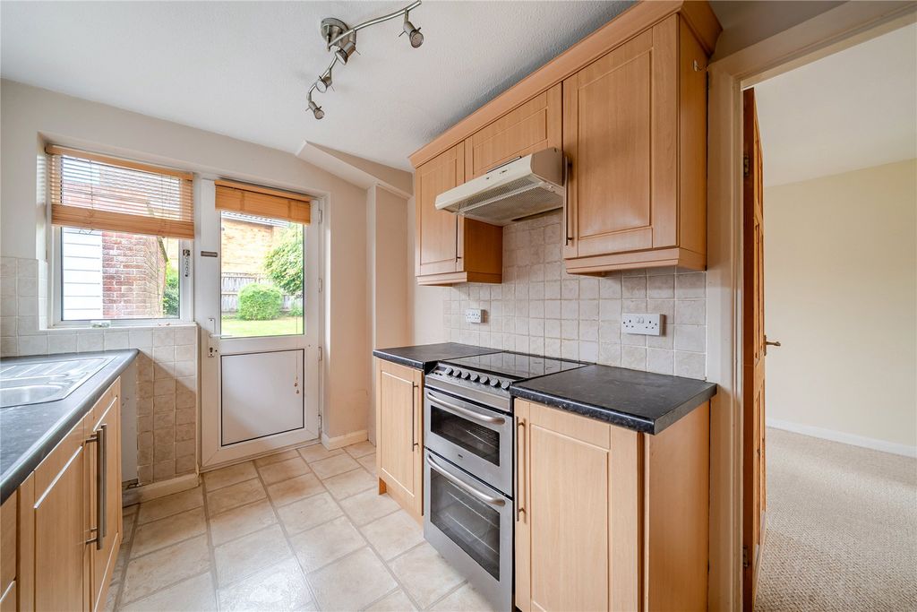 Property photo 2 of 11 Kitchen