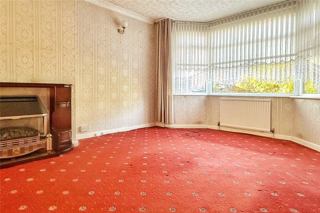 Property photo 3 of 17 Living Room