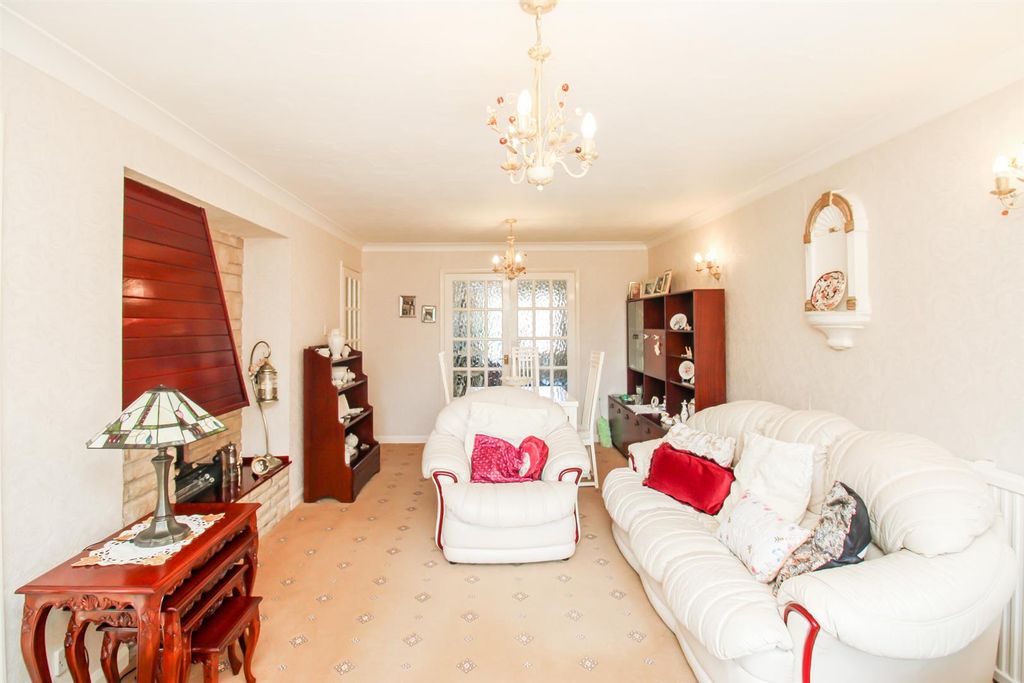 Additional image 7 of 3 bed detached house for saleAckworth Road, Pontefract WF8