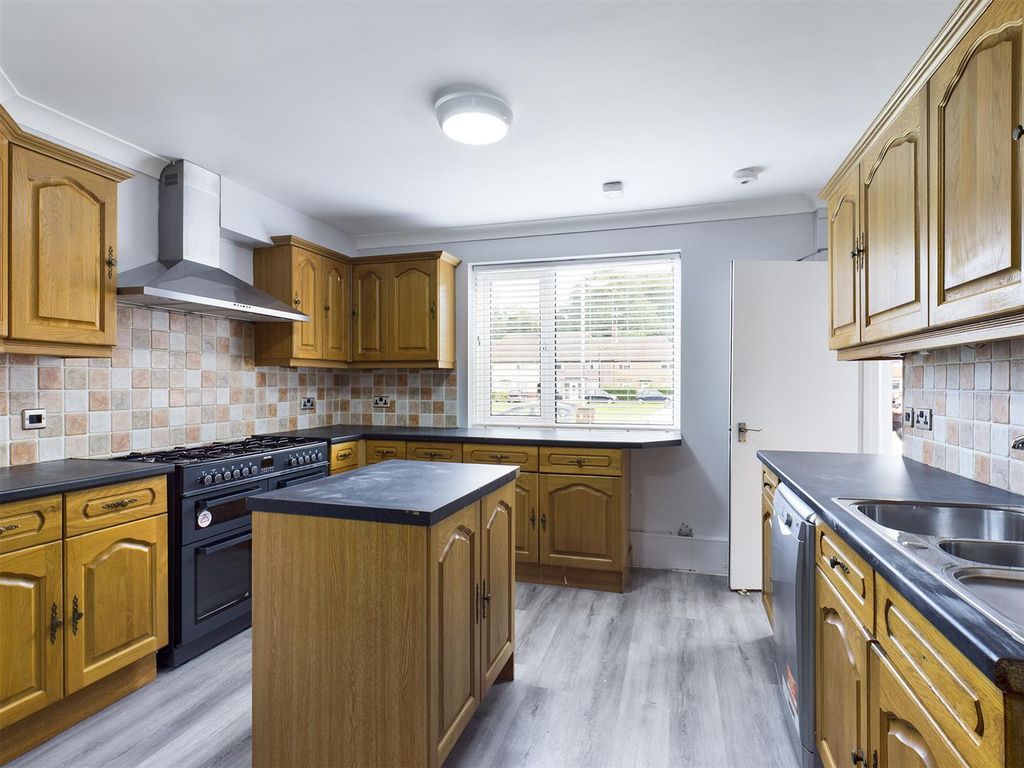 Property photo 3 of 24 Cam00739P1-Pr0023-Still16.Jpg