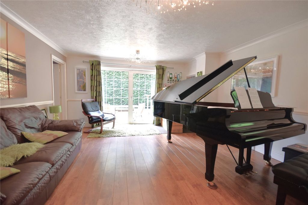 Property photo 3 of 21 Picture No. 06
