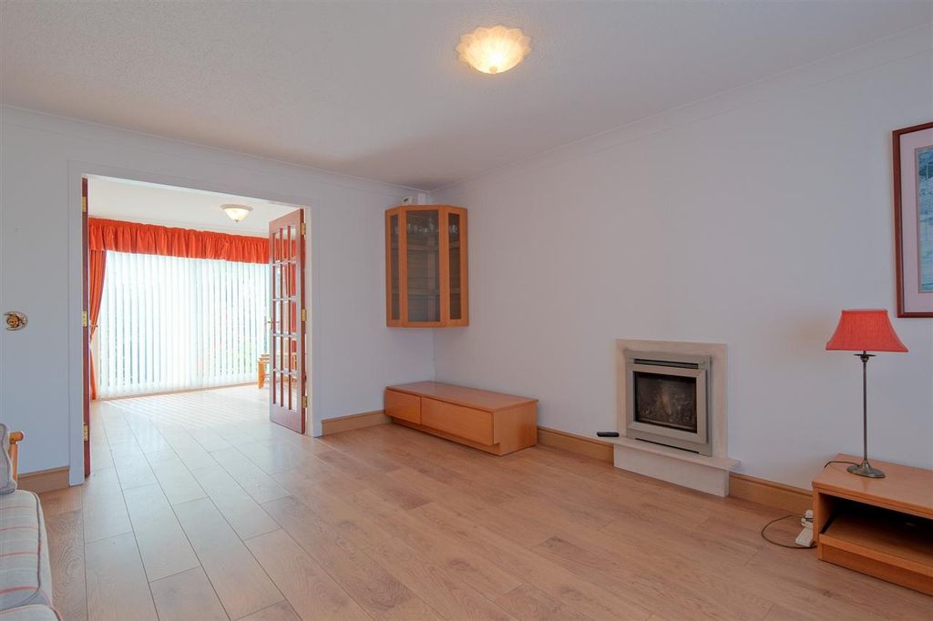 Property photo 3 of 20