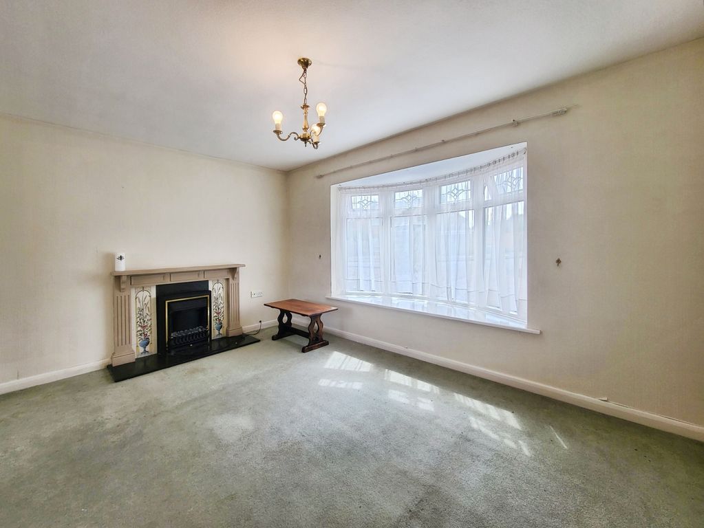 Property photo 2 of 11 Lounge