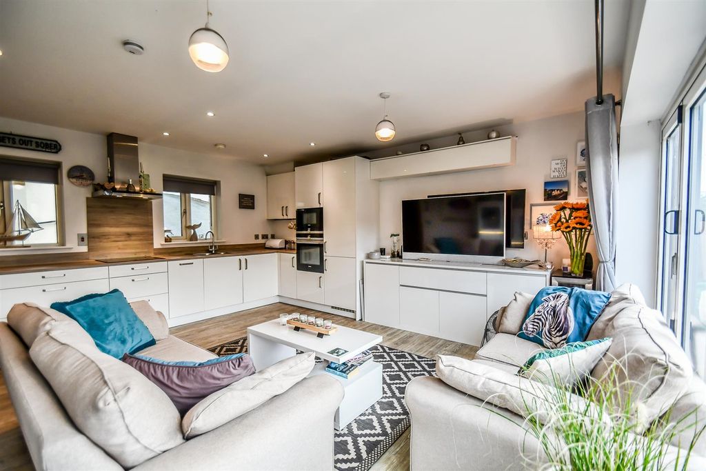 Property photo 2 of 17 Kitchen - Living