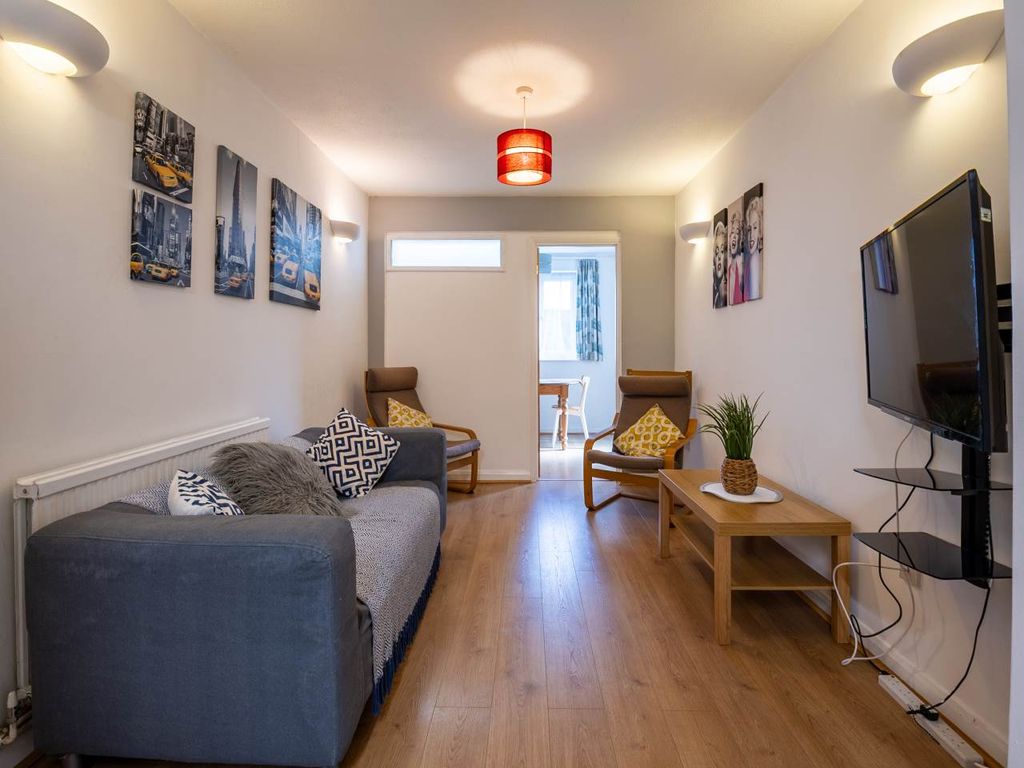 Property photo 1 of 20 9O-Canterbury-Student-Accommodation-Hr-9